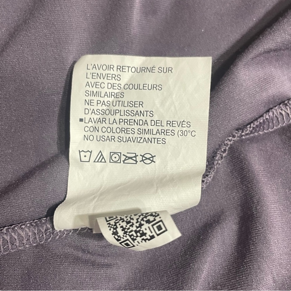 Under Armour Women's Long Sleeve Top in Lavender with Back Cutout - Picture 8 of 13